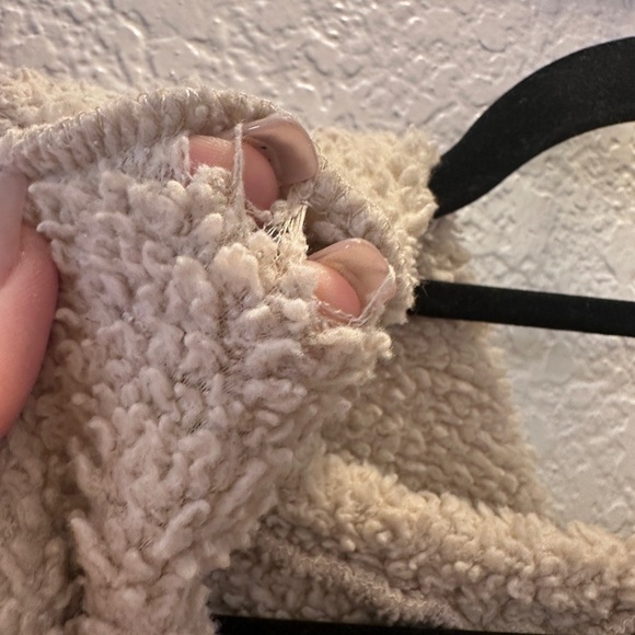 Michael Farrell Sherpa Hoodie Vest Small Beige Sleeveless Cozy Fuzzy Soft Warm - Picture 4 of 9